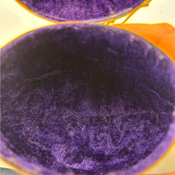 Vintage 1920-1940 Brass Shell-Shaped Clutch - Picture 7 of 11